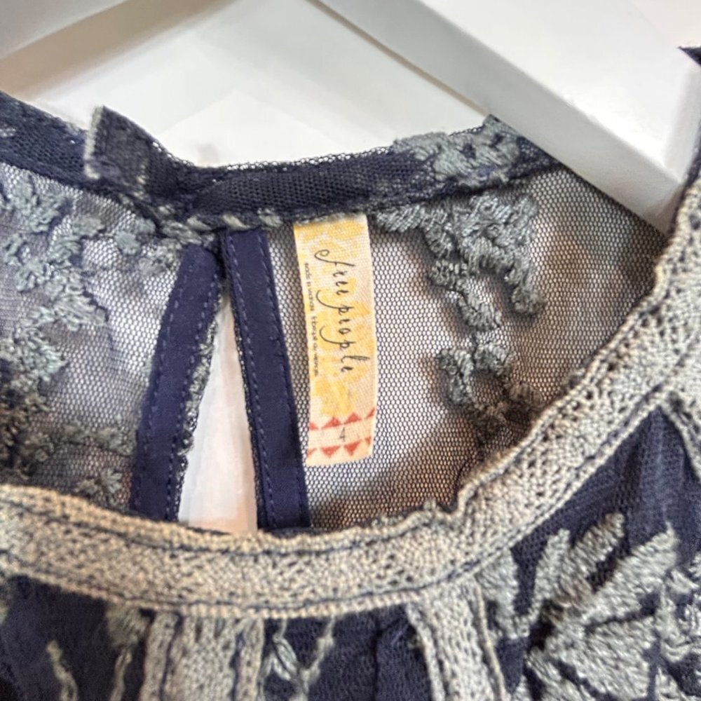 Free People Dress Womens size 4 Navy/Grey Lace Mini Laurel lMesh Lace Stretch - Picture 4 of 5